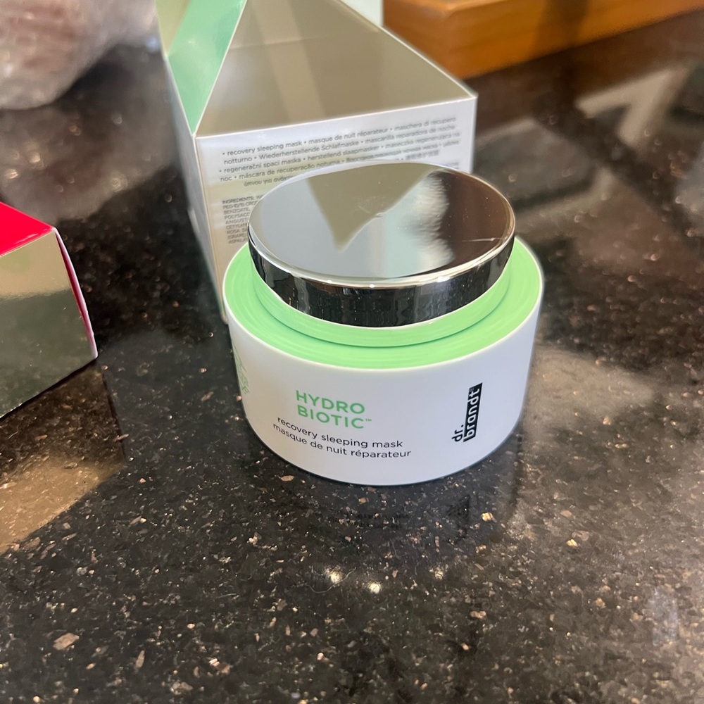 Dr. Brandt Hydro Biotic Mask - Mint Green and Silver
